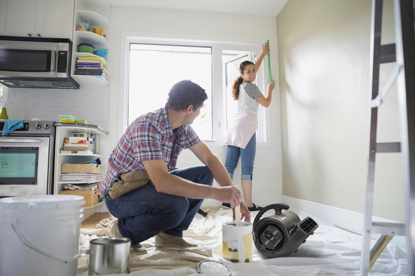 Lasko 3-Speed Super Fan Max Air Mover Floor Fan with Outlets, SF-20-BK, Black