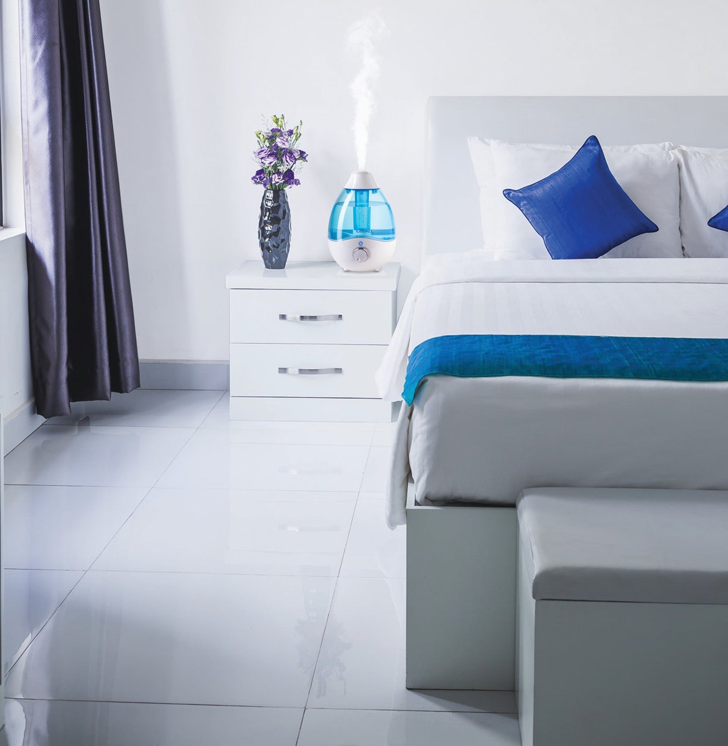 Lasko Ultrasonic Cool Mist Humidifier with Scent Tray and Nightlight, UH200, White and Blue